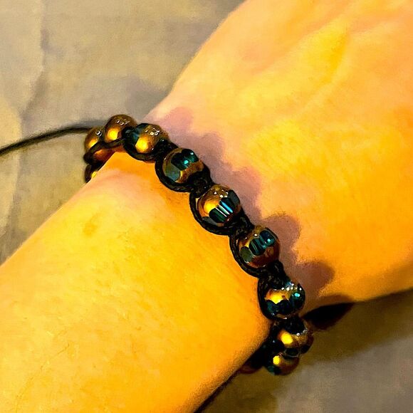 NEW Aqua & Copper Glass Beaded Macrame Handmade Adjustable Beaded Bracelet - Picture 2 of 3